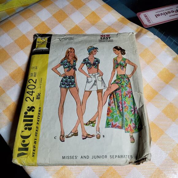 Vintage 70s mccalls 2402 short top skirts belt pattern size 12 - Picture 1 of 4